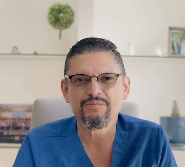 Dr. Byron Chacón
